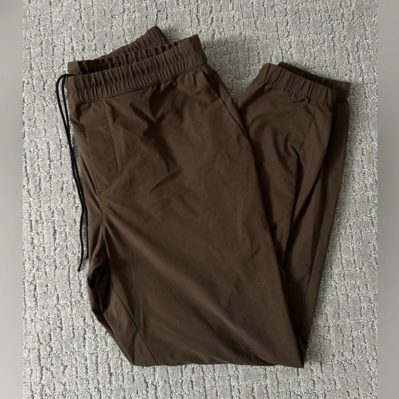 Banana Republic slim motion tech jogger, medium, brown - Picture 4 of 8